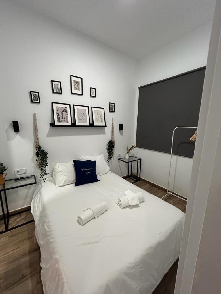 Apartamentos Pino Benidorm Oda fotoğraf