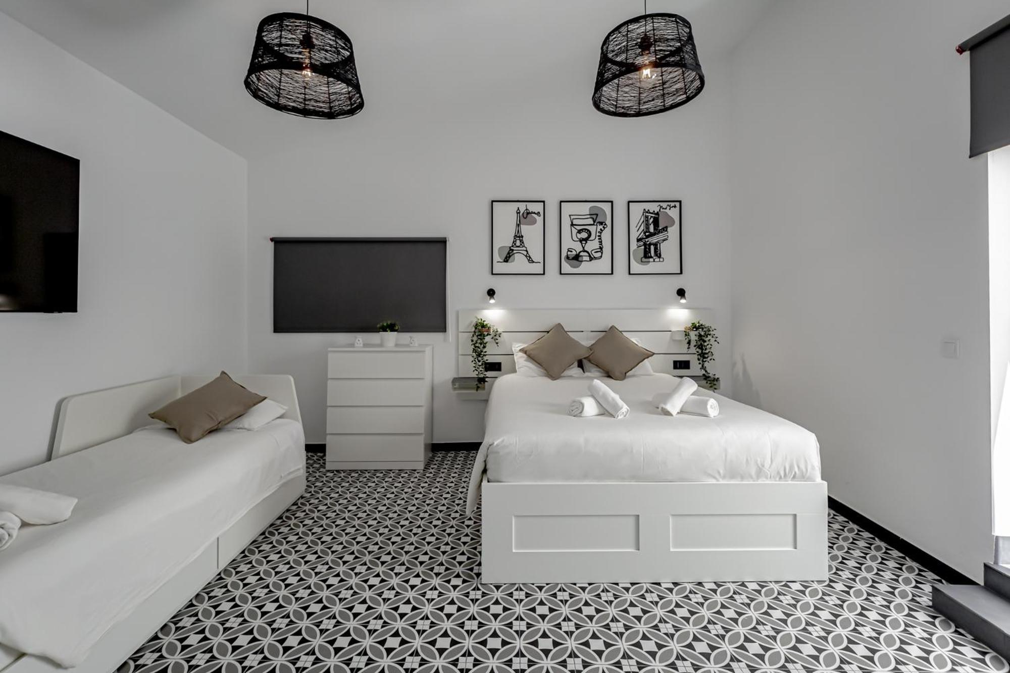 Apartamentos Pino Benidorm Oda fotoğraf