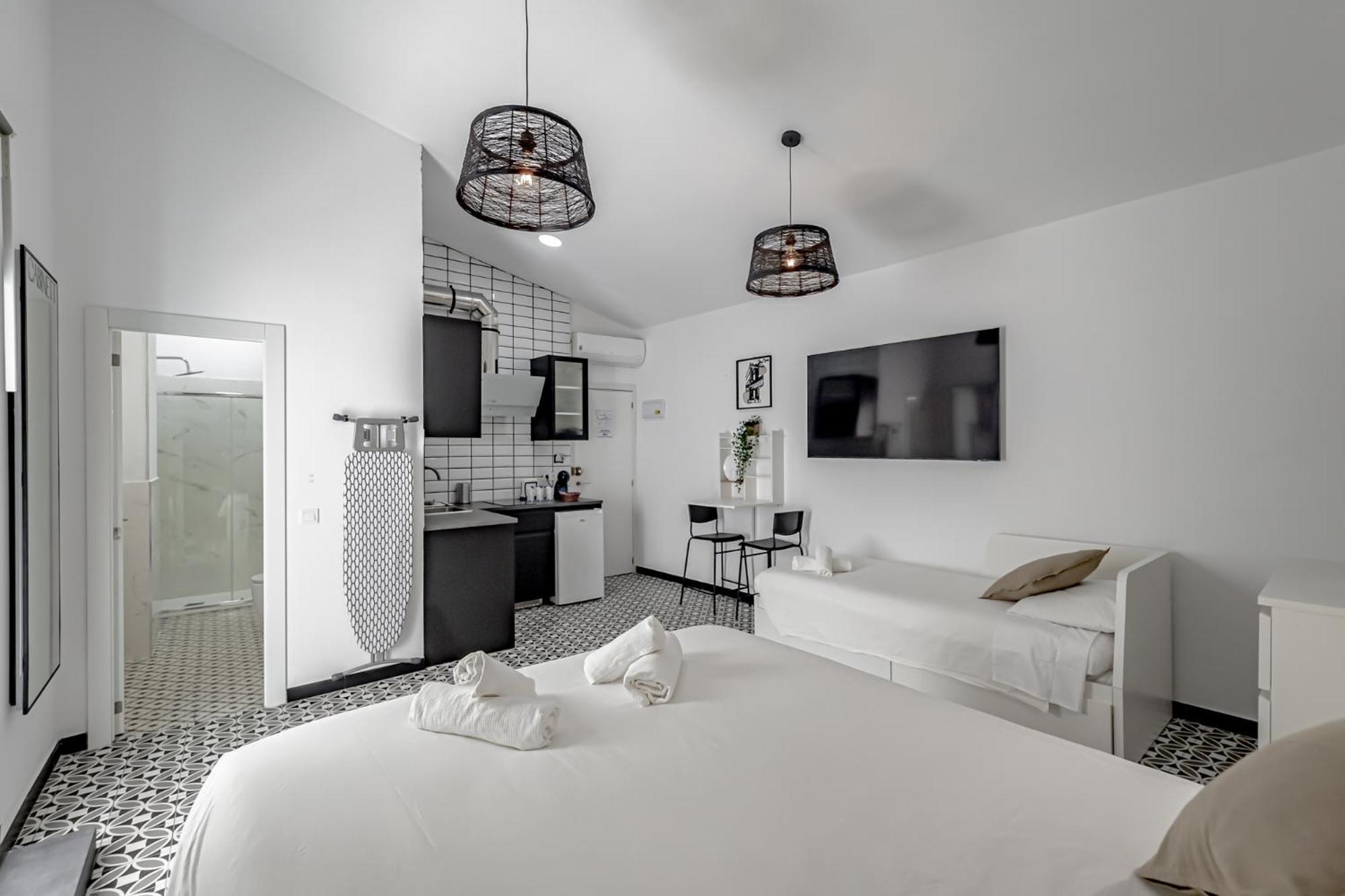 Apartamentos Pino Benidorm Oda fotoğraf