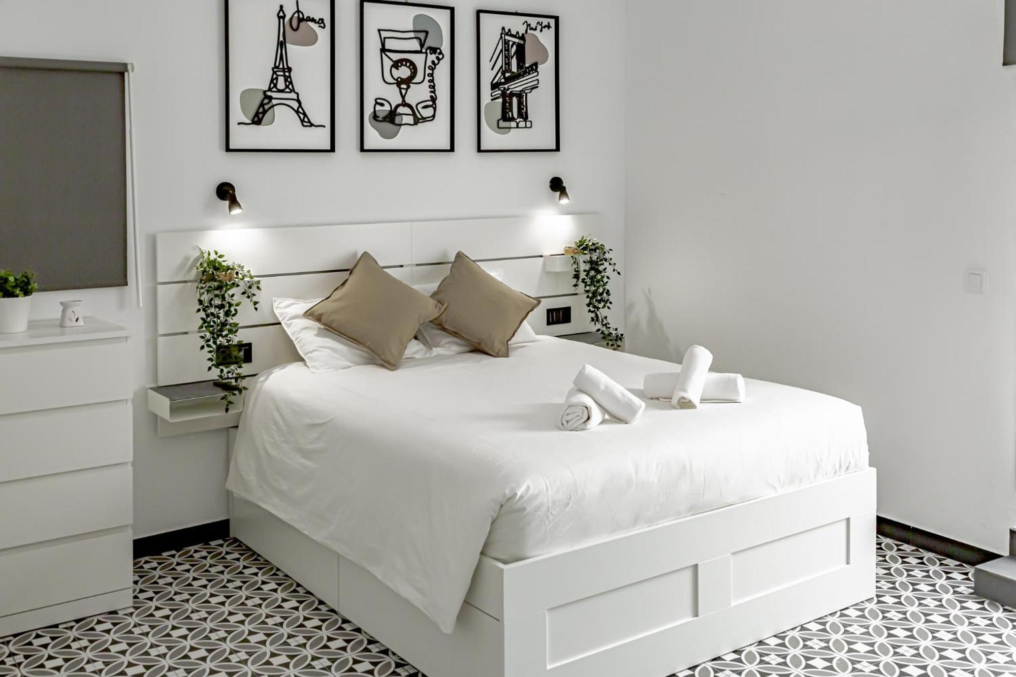 Apartamentos Pino Benidorm Oda fotoğraf
