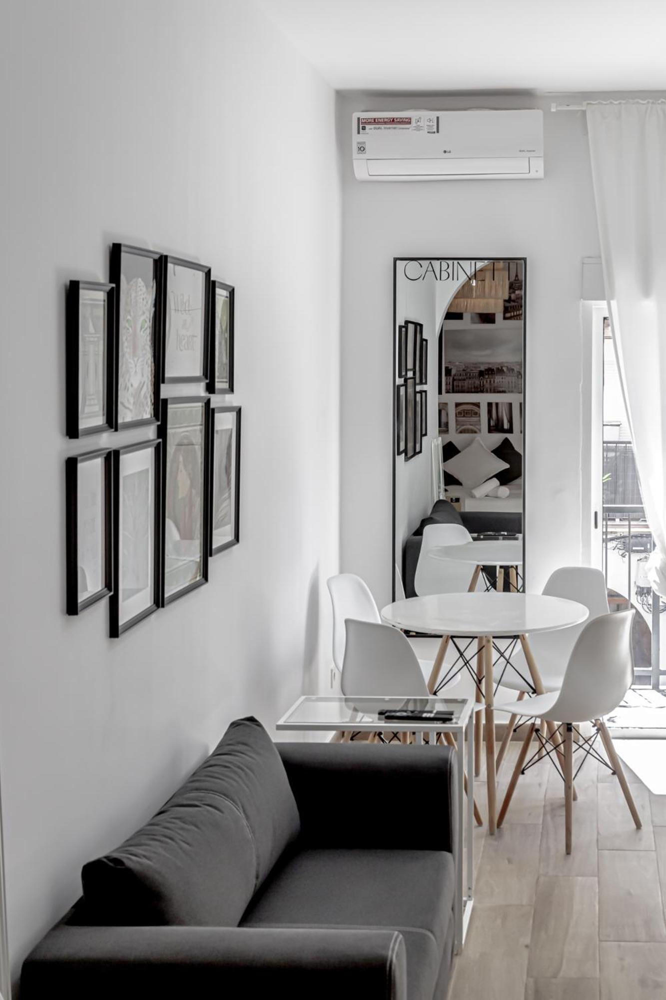 Apartamentos Pino Benidorm Oda fotoğraf