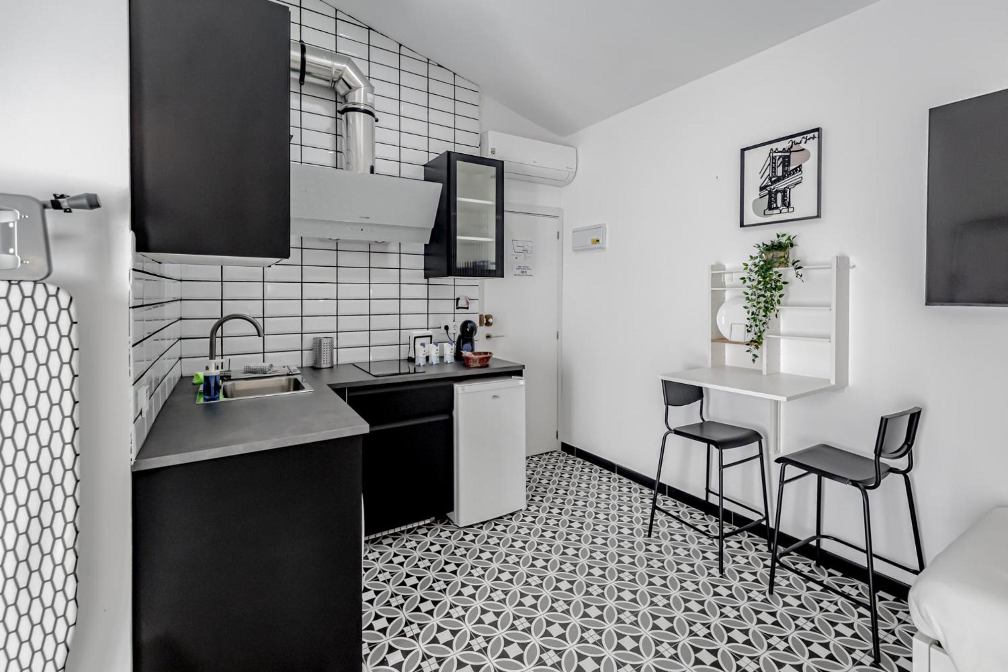 Apartamentos Pino Benidorm Oda fotoğraf