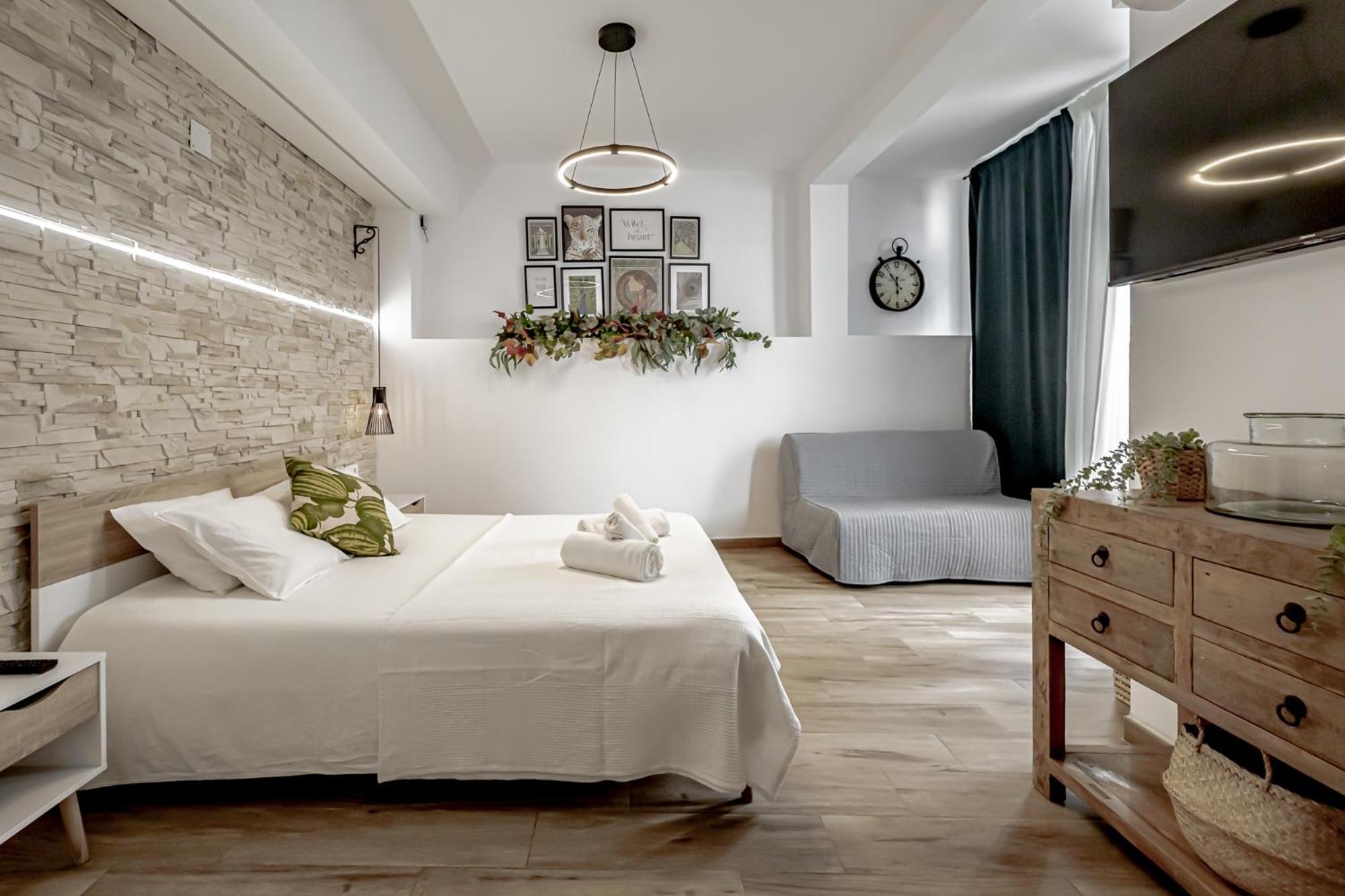 Apartamentos Pino Benidorm Oda fotoğraf