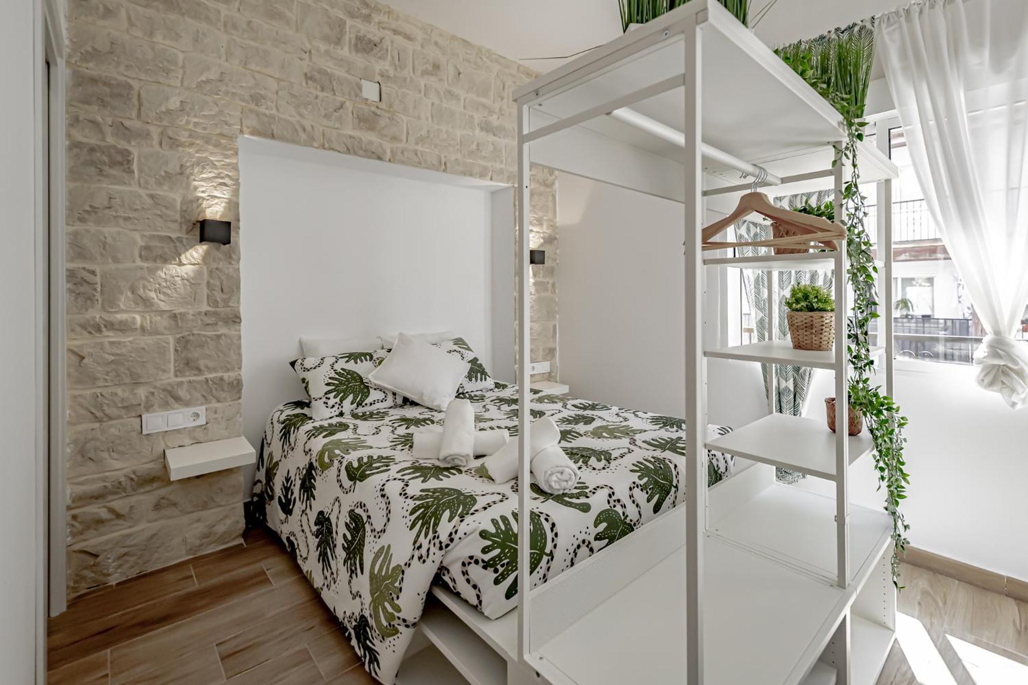 Apartamentos Pino Benidorm Oda fotoğraf